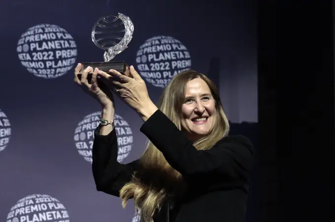 La escritora Luz Gabás gana el Premio Planeta