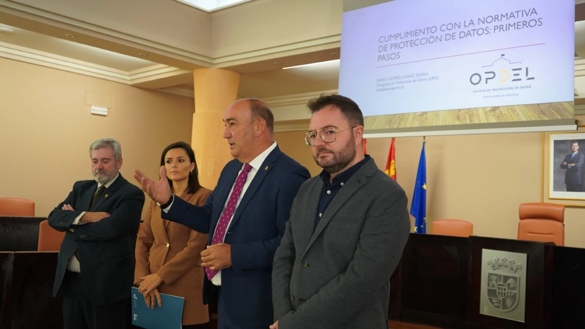 El presidente de la Diputación de Segovia, Miguel Ángel de Vicente, y la vicepresidenta Sara Dueñas presentan el sistema