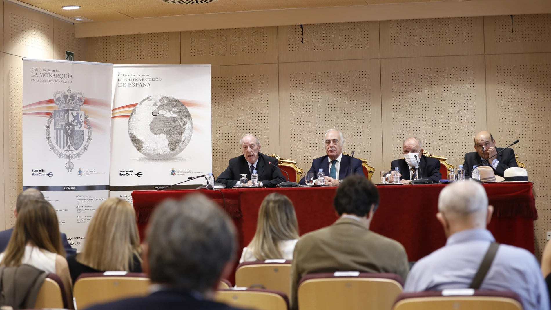 Presentacion de los ciclos de Conferencias sobre Monarquía y Política Exterior de España en la Real Academia de Jurisprudencia