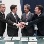 El presidente de Navantia, Ricardo Domínguez, firma el convenio para la futura fragata europea