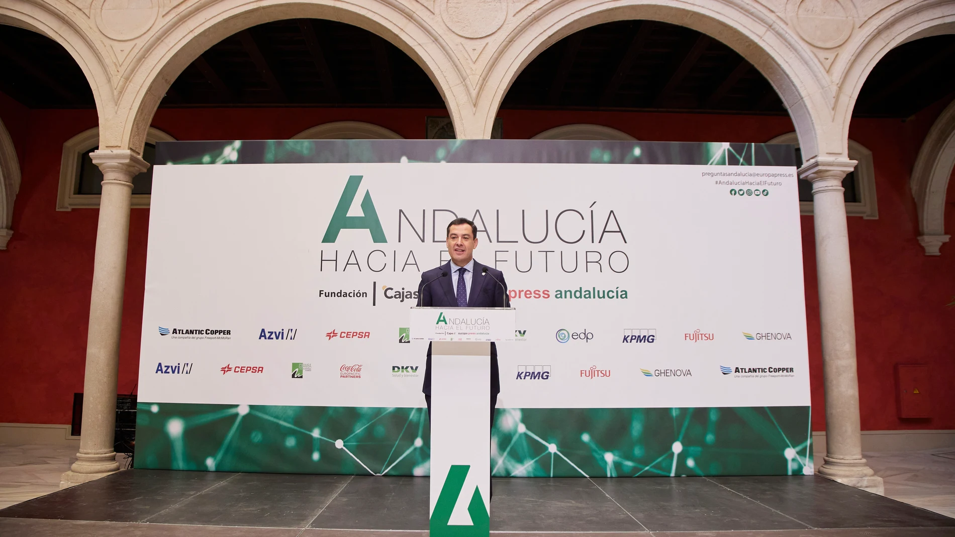El presidente de la Junta de Andalucía, Juanma Moreno, clausura las II Jornadas de Europa Press 'Andalucía hacia el futuro' en la Fundación Cajasol