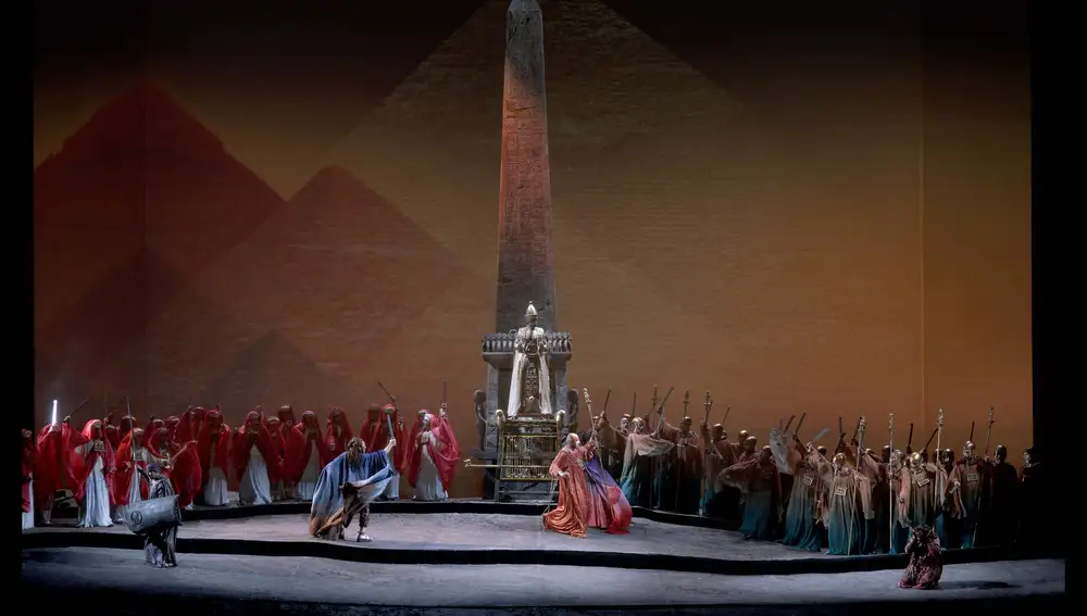 «Aida» o la pirámide que mueve el mundo