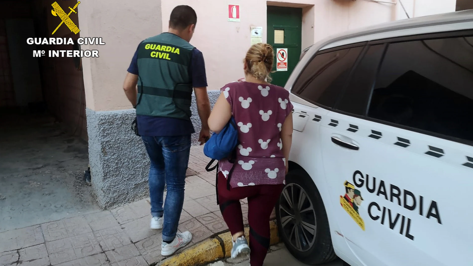 La Guardia Civil desarticula en Águilas un grupo delictivo dedicado al fraude para regularizar la situación de extranjeros