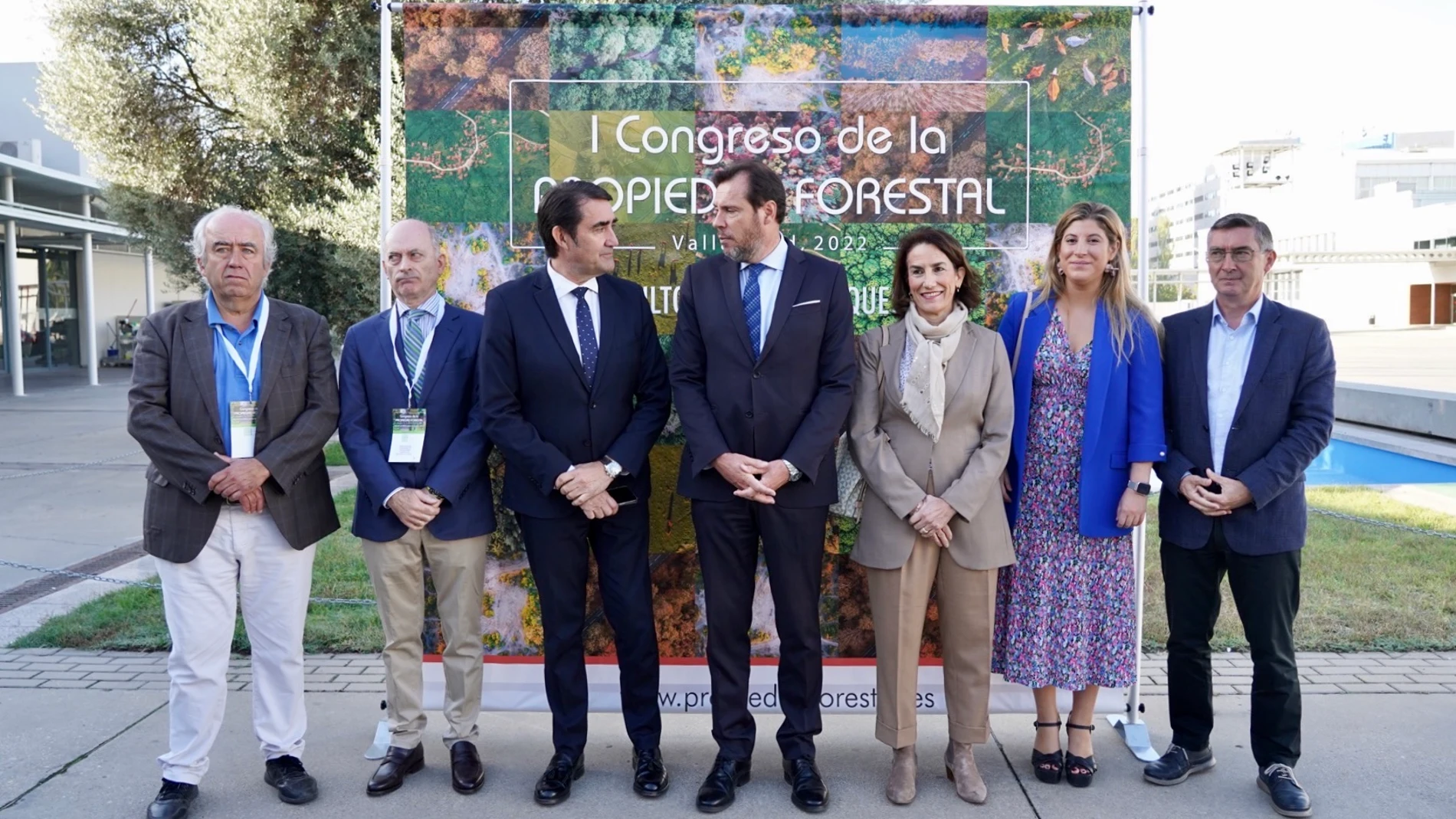 El consejero de Medio Ambiente, Vivienda y Ordenación del Territorio, Juan Carlos Suárez-Quiñones, inaugura junto al alcalde Óscar Puente el I Congreso Nacional de la Propiedad Forestal Privada