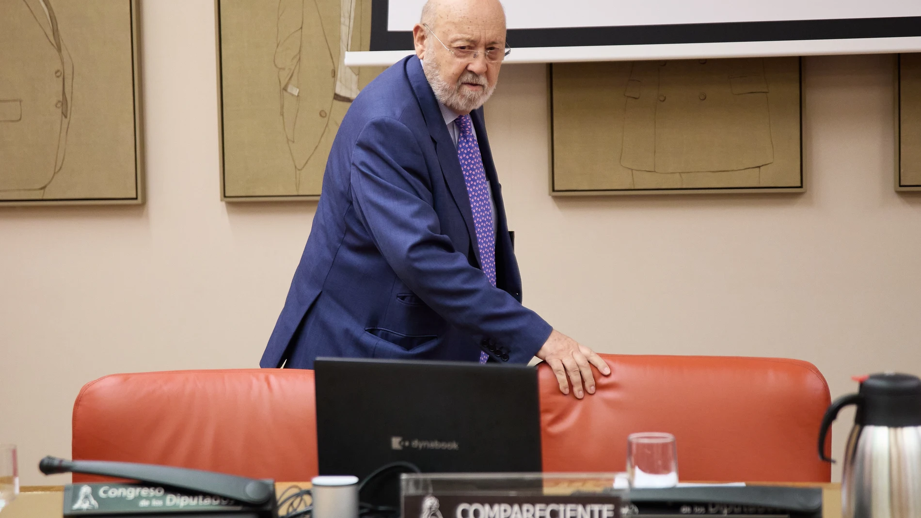 El presidente del Centro de Investigaciones Sociológicas (CIS), José Félix Tezanos, a su llegada a la Comisión de Presupuestos.