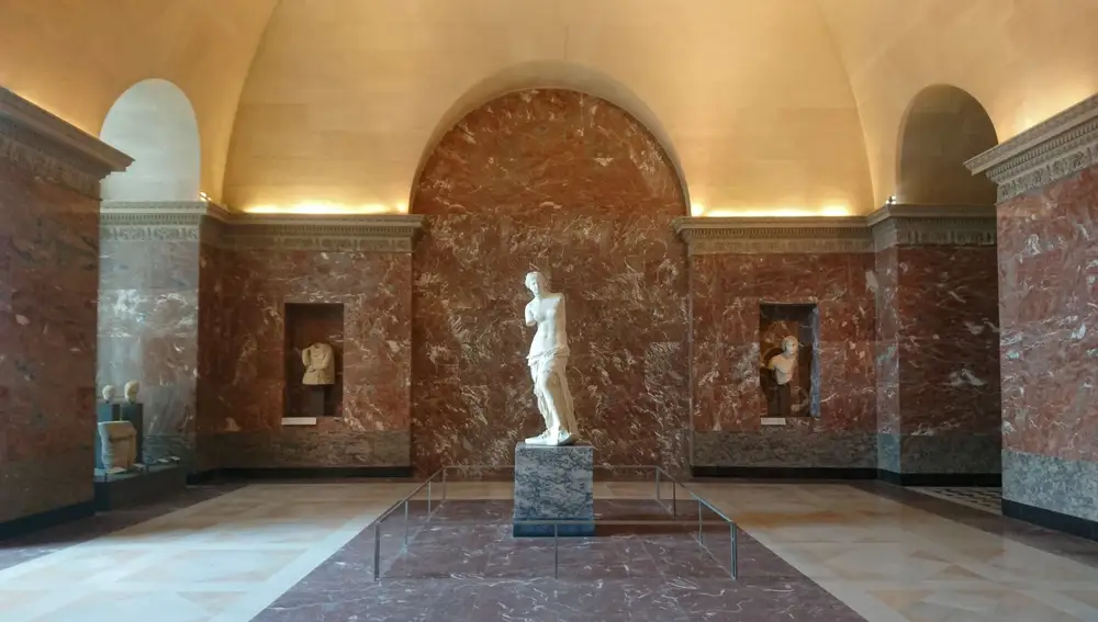 Sala de la Venus de Milo en el Louvre