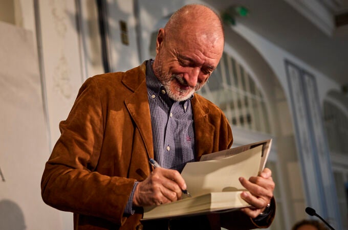 El escritor Arturo Pérez-Reverte, durante la presentación de "Revolución"