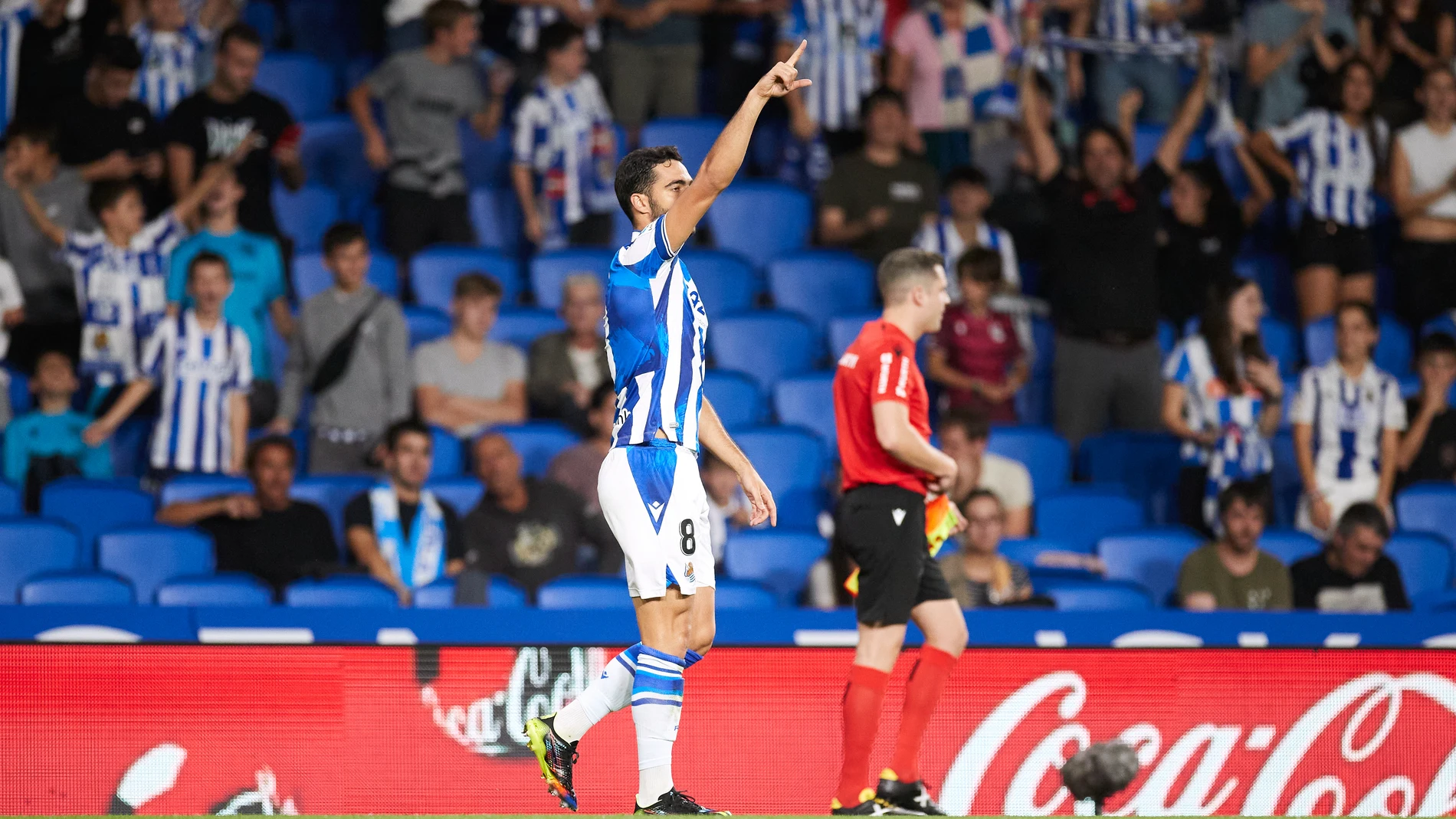 Mikel Merino celebra un gol de la Real Sociedad frente al Mallorca.