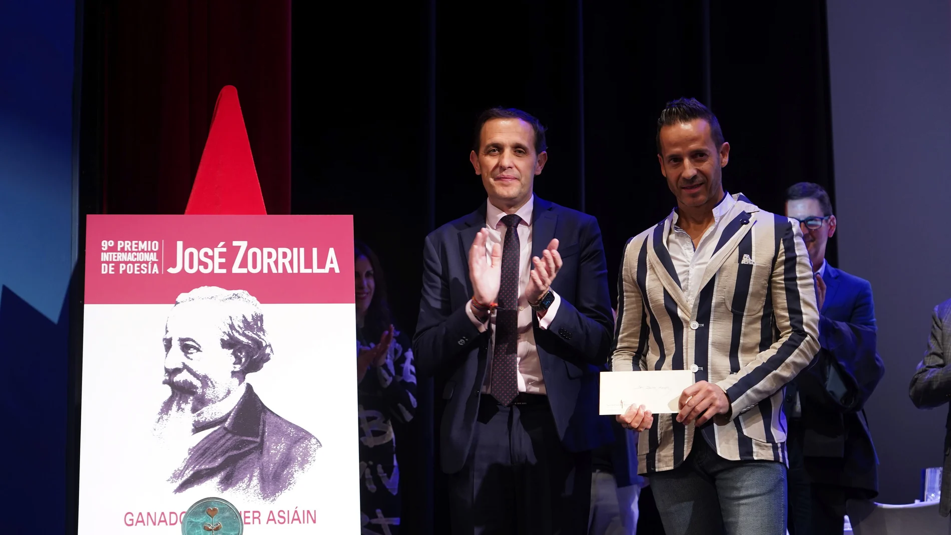 El consejero de la Presidencia, Jesús Julio Carnero, asiste a la entrega del Premio Internacional de Poesía José Zorrilla.