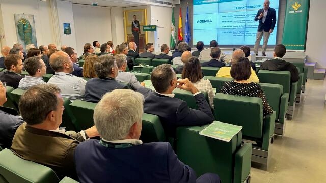 Sesión de trabajo en Caja Rural del Sur