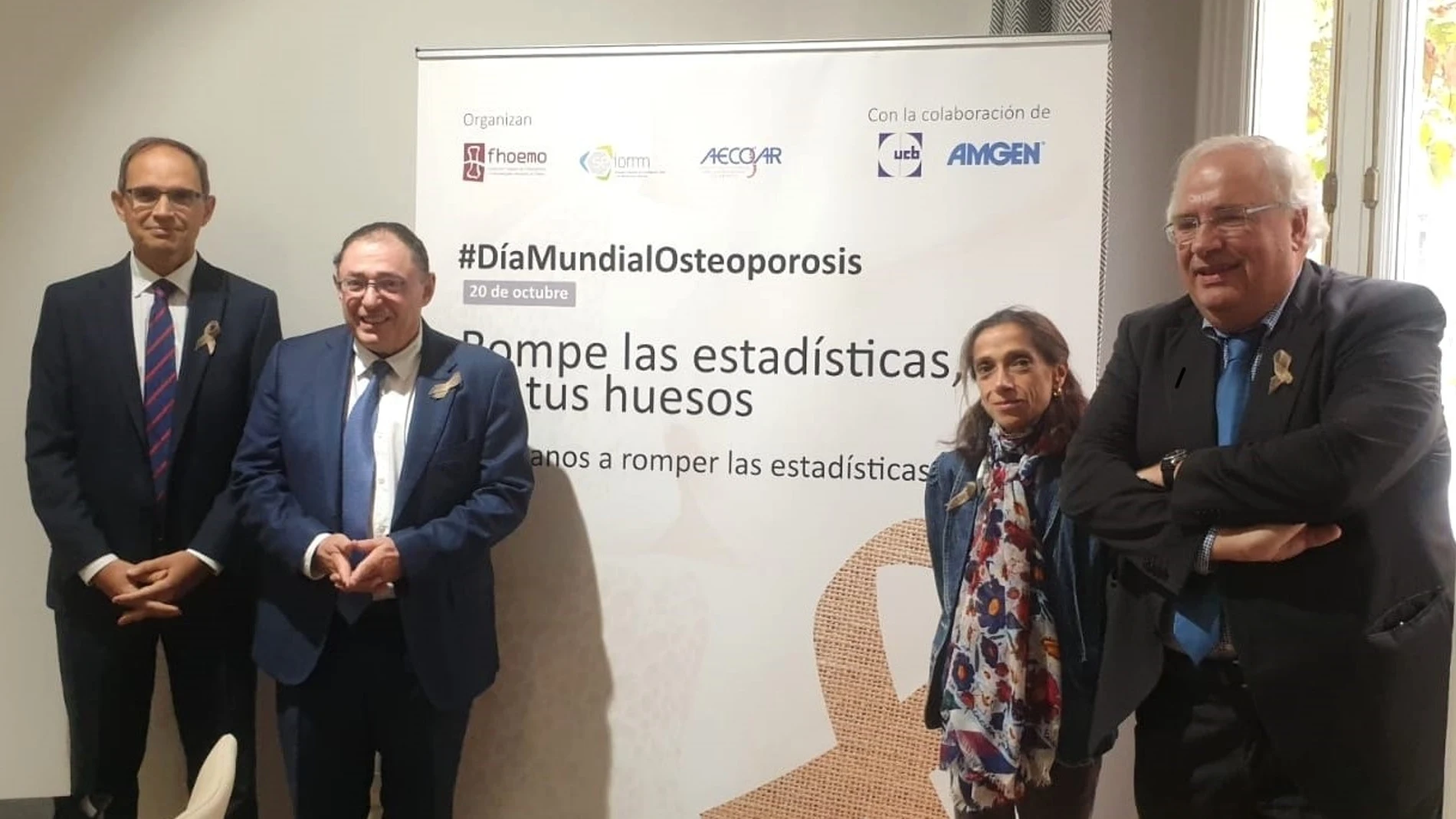 El pasado día 20 fue el Día Mundial de la Osteoporosis. Los expertos reclaman más Unidades de Coordinación de Fracturas en España para abordarla. De izquierda a derecha: Dr. Guillermo Martínez, Dr. Santiago Palacios, Raquel Sánchez y Dr. Josep Vergés.FHOEMO20/10/2022