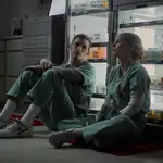 Eddie Redmayne y Jessica Chastain en una escena de la película &quot;El ángel de la muerte&quot; (JoJo Whilden/Netflix via AP)