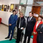Óscar Puente, Ana Redondo y Javier Angulo visitan el Espacio Seminci junto a responsables de Unicaja, patrocinador oficial de la Seminci, como Manuel Rubio
