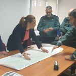 La delegada del Gobierno en Castilla y León, Virginia Barcones, visita el centro de mando de las labores de búsqueda en la provincia de Zamora