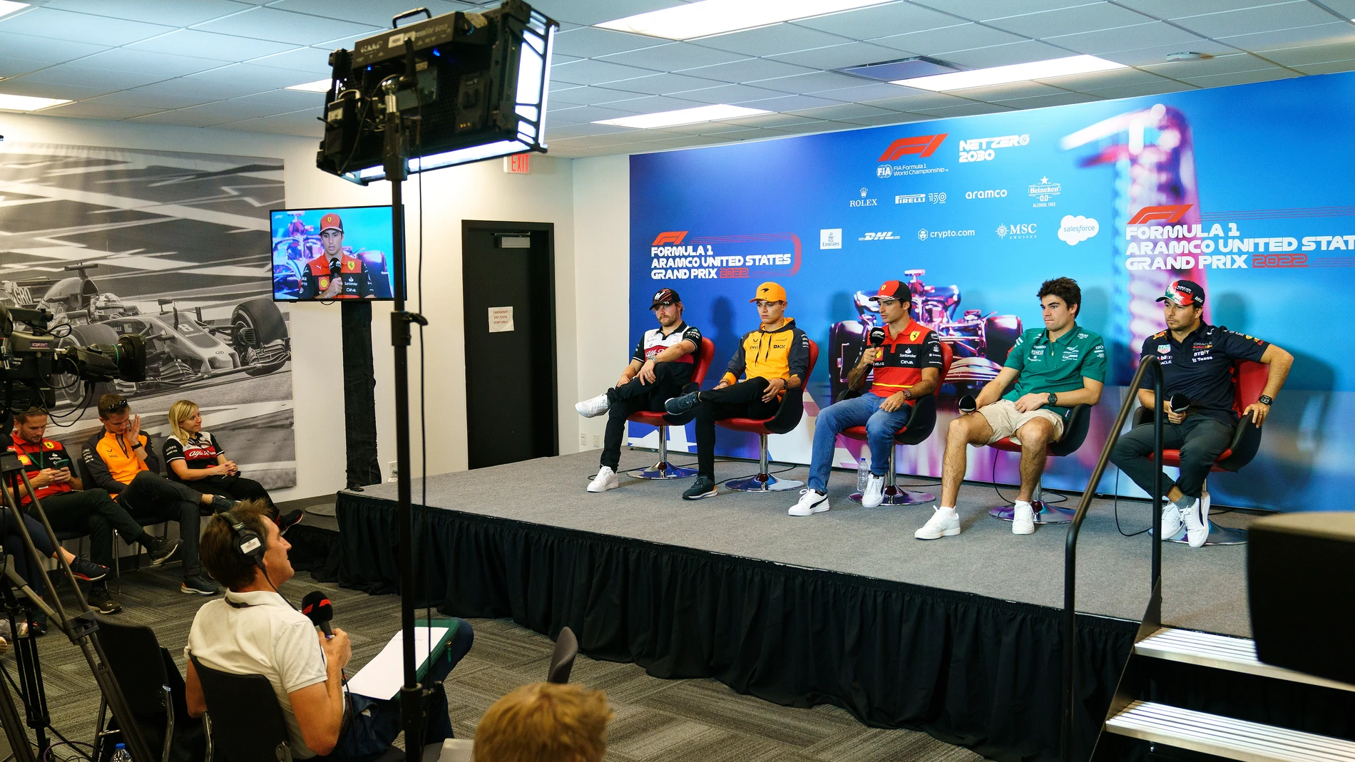 Conferencia de prensa de varios pilotos antes de la última carrera