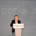 El secretario regional del PP, Francisco Vázquez, durante su intervención en la Intermunicipal del PP soriano en Arcos de Jalón