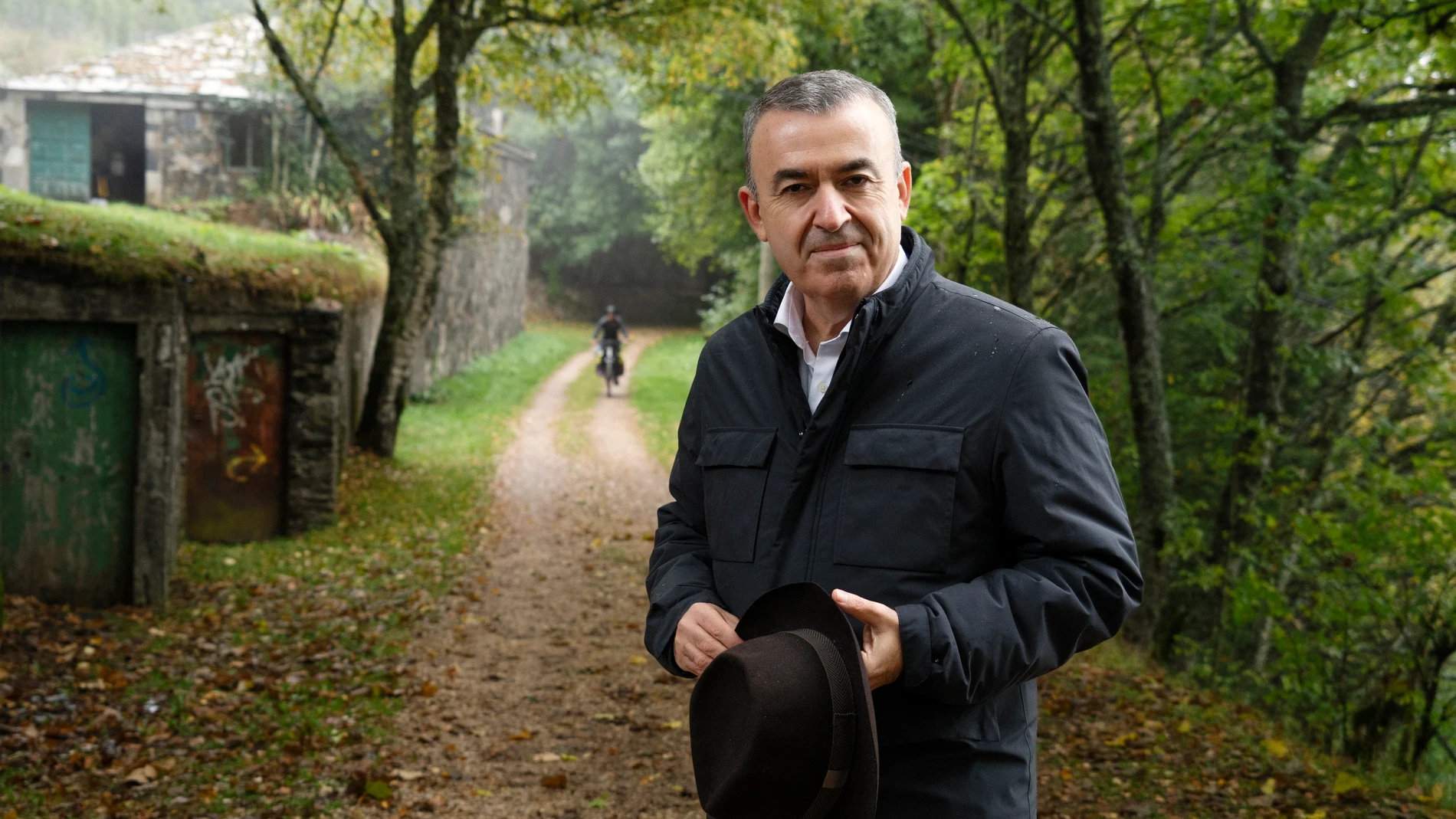 Lorenzo Silva en O Cebreiro, Galicia, paisaje que forma parte de su nuevo libro