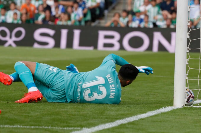 Rui Silva, después del segundo gol de Griezmann, que le pasó por debajo de las piernas