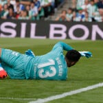 Rui Silva, después del segundo gol de Griezmann, que le pasó por debajo de las piernas