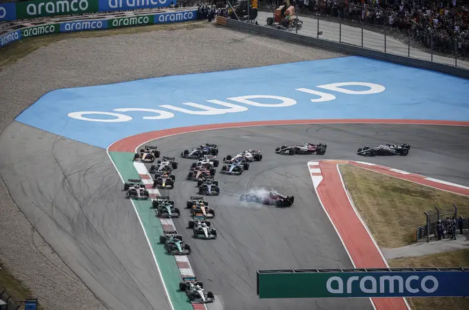 Alonso sigue volando alto; triunfo de Verstappen