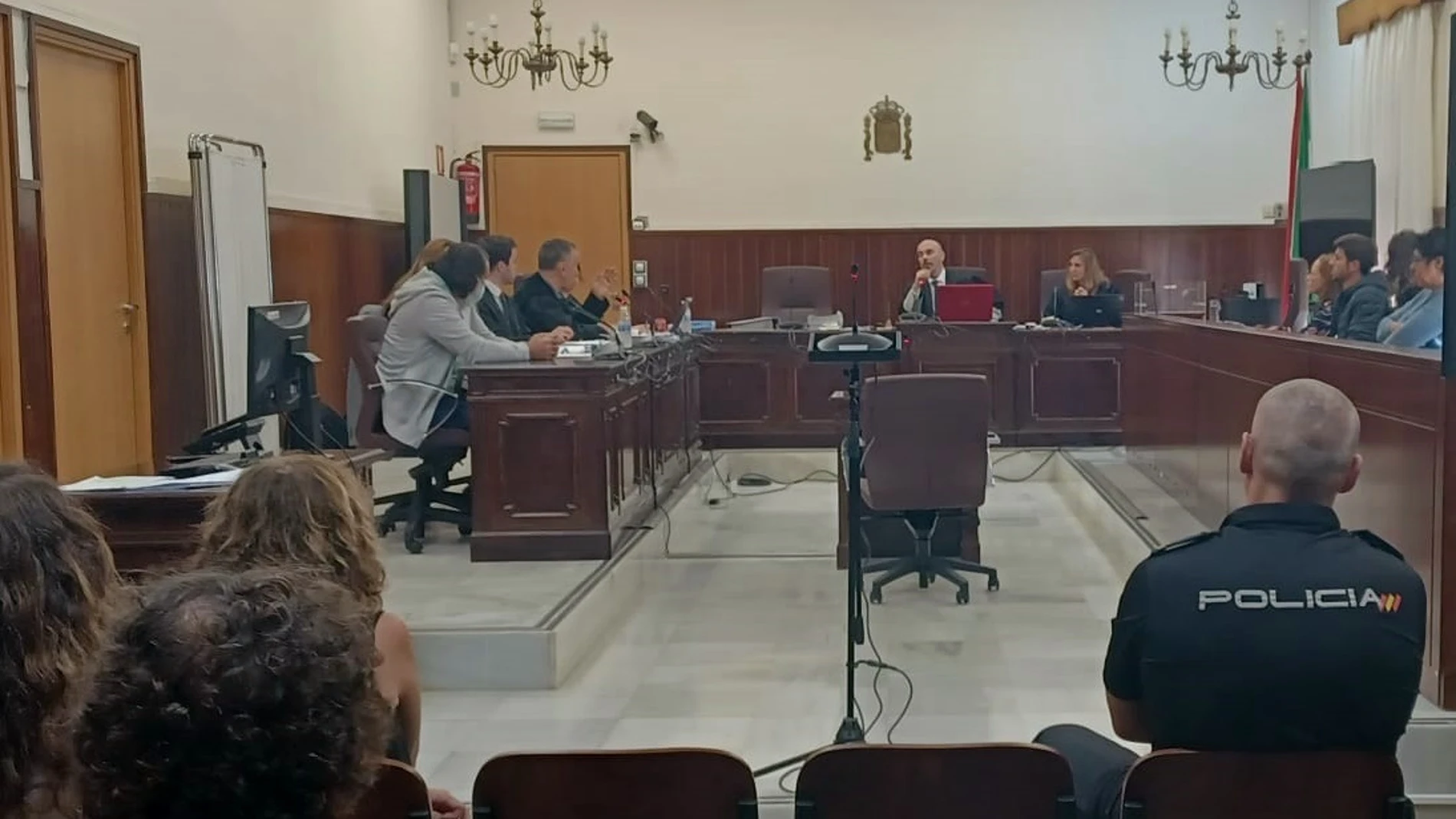 Imagen del juicio contra el acusado de decapitar a un hombre en Huelva. EUROPA PRESS
