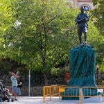 Escultura gigante de bronce realizada por el escultor Salvador Amaya, de más de 6 metros de altura y 600 kilos, que conmemora el centenario de la Legión Española