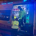 Bomberos del Ayuntamiento de Madrid han rescatado este lunes a una familia de cinco miembros