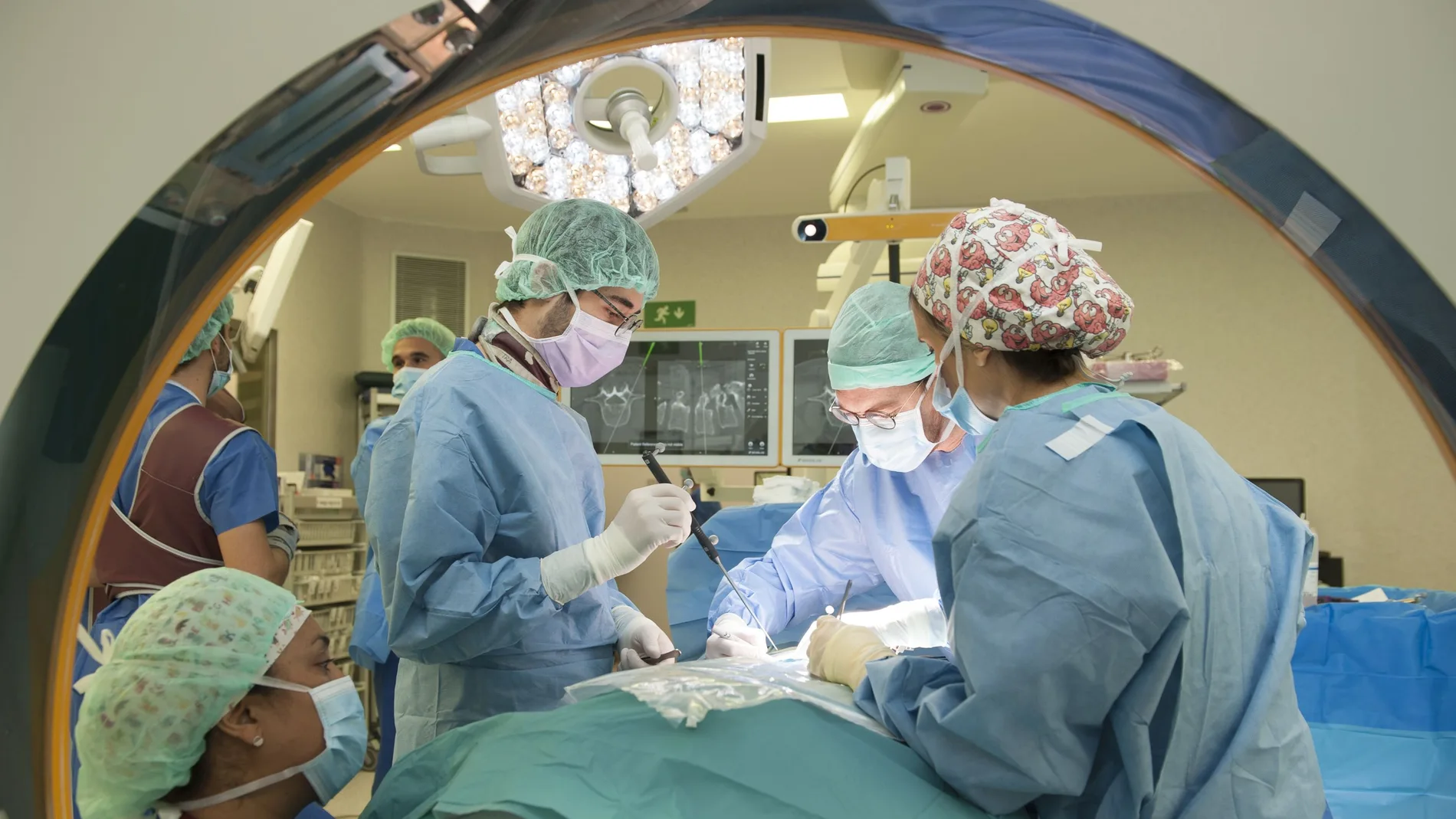 Un estudio constata los excelentes resultados del tratamiento quirúrgico de las metástasis vertebrales en el Hospital de Bellvitge