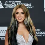 La cantante, Lola Índigo, posa en el photocall del concierto acústico de los Latin Grammy
