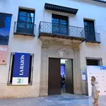 El Museo Carmen Thyssen Málaga se tiñó de azul en la celebración del XX aniversario de LA RAZÓN en Andalucía