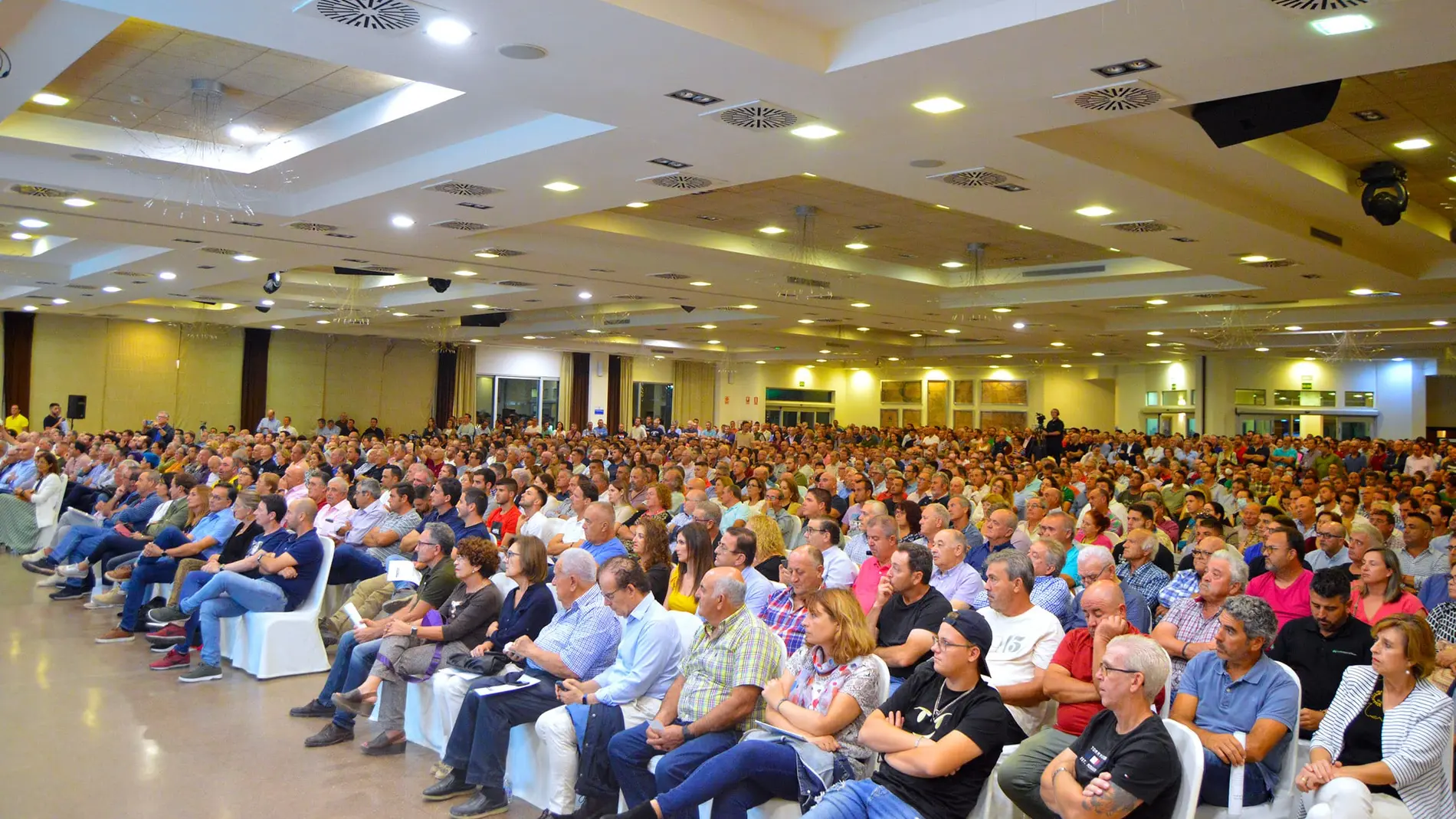 Los agricultores del Campo de Cartagena denuncian el engaño del Gobierno autonómico del PP y se organizan para suscribir una masiva demanda colectiva contra algunos artículos de la ley regional que asfixia la actividad agraria