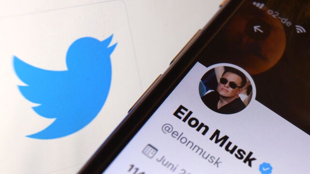 Perfil de Elon Musk en Twitter con la insignia azul que indica la autenticidad de la cuenta.