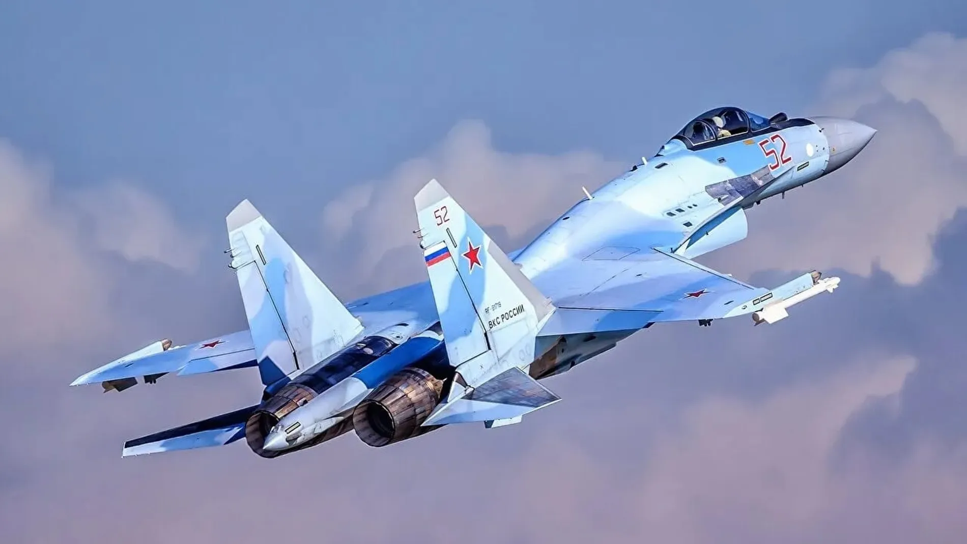 Caza Ruso Su-35.
