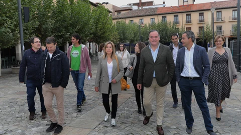 Vamos Palencia concurrirá a las elecciones municipales en la capital Miembros de la asociación Vamos Palencia, en la plaza Mayor junto al Ayuntamiento, tras anunciar que han decidido constituirse como partido político y concurrir a las próximas elecciones municipales en la capital