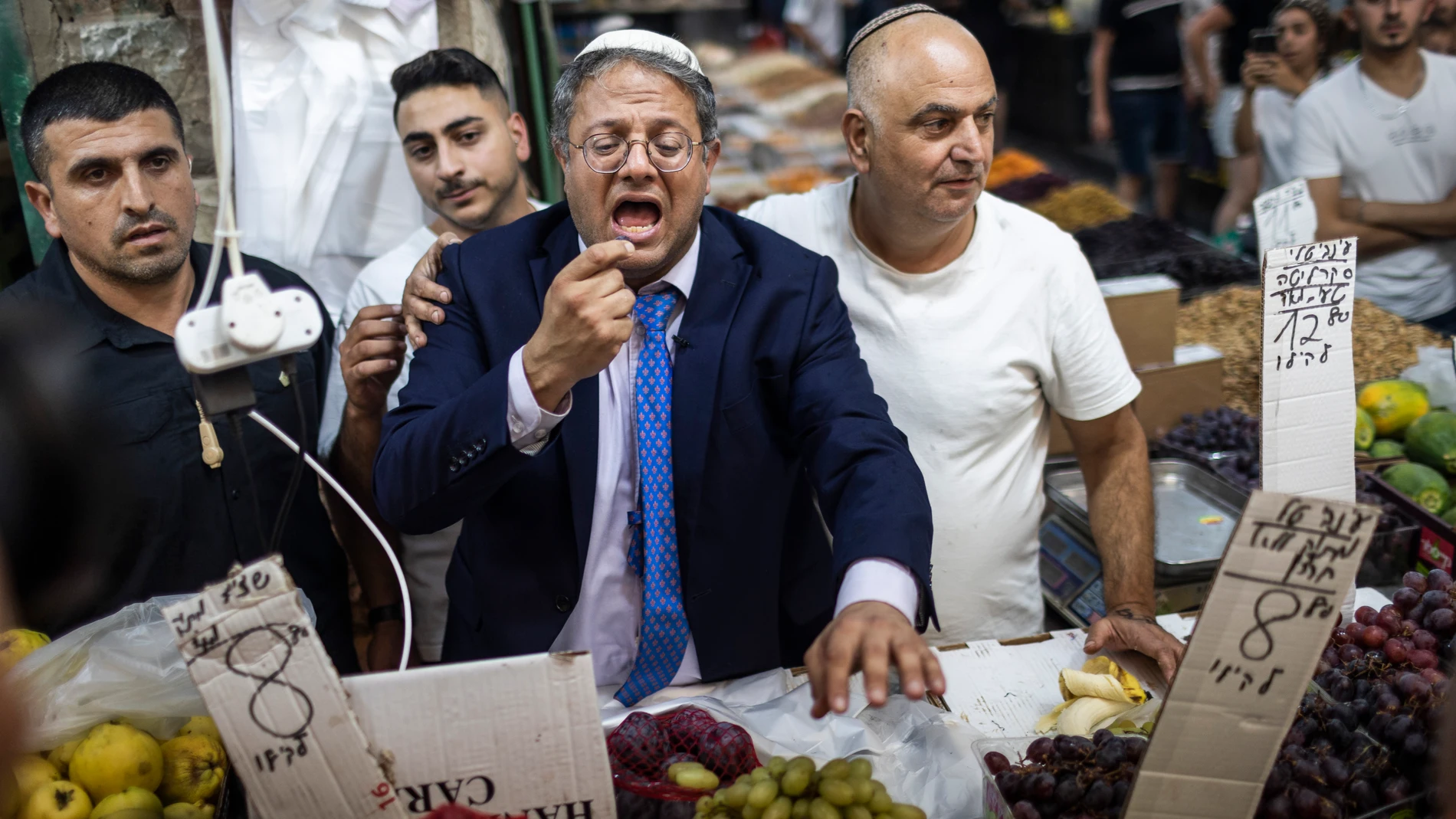 El ultra Ben Gvir hace campaña en un mercado de Jerusalén