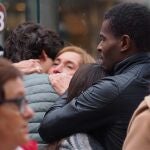 Un momento de la concentración llevada a cabo este sábado en Valladolid en repulsa por el asesinato de la joven enfermera vallisoletana Teresa Rodríguez Llamazares el pasado jueves en Bruselas, supuestamente a manos de su expareja, un guardia civil de 24 años