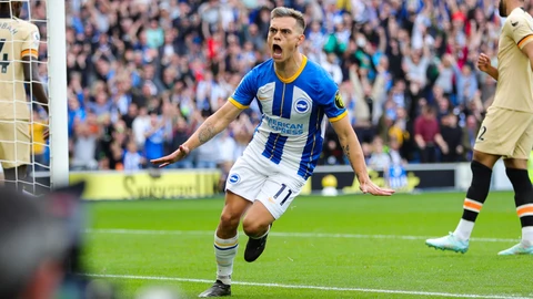 Leandro Trossard con el Brighton.