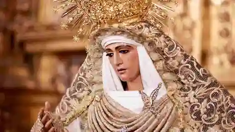 La Esperanza de Triana tras su restauración