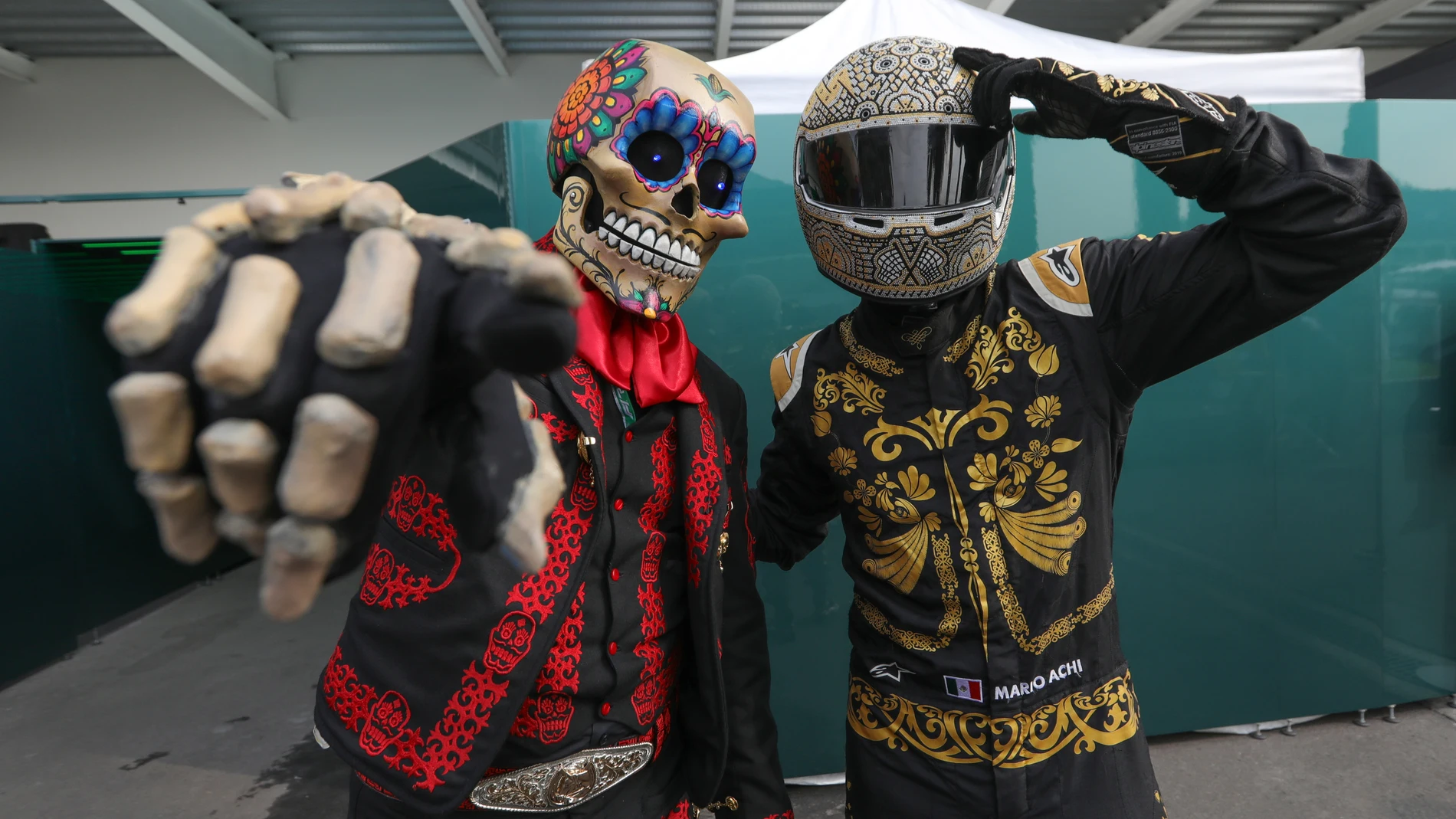 - Artistas posan en el segundo día previo al Gran Premio de Fórmula Uno de Ciudad de México en el Autódromo Hermanos Rodríguez en Ciudad de México (México). EFE/Mario Guzmán