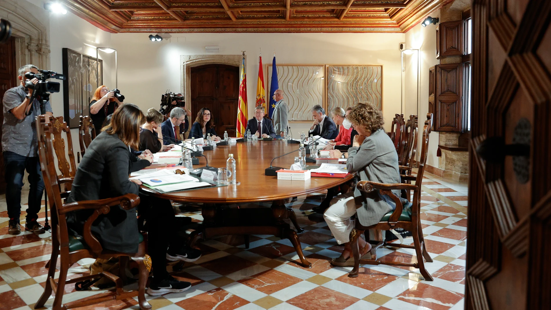 El pleno del Gobierno valenciano durante la sesión extraordinaria para aprobar el proyecto de ley de Presupuestos de la Generalitat para 2023