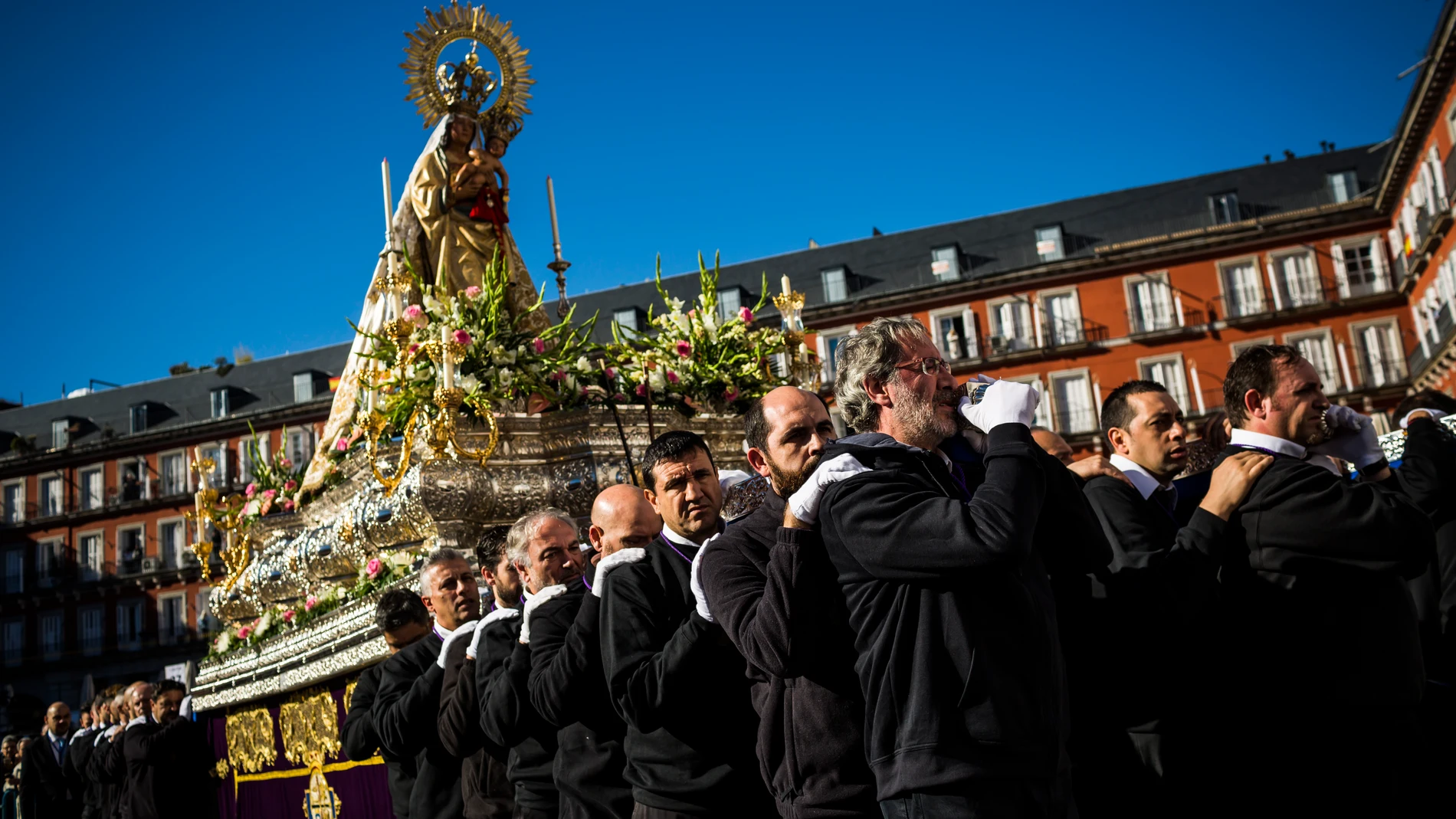 Misa en honor a la Virgen de La Almudena en la Plaza Mayor de Madrid