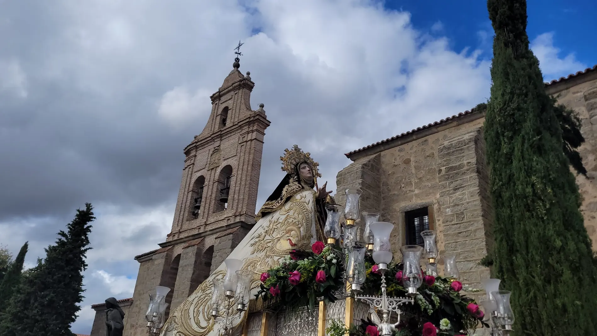 La imagen de Santa Teresa regresa al Monasterio de la Encarnación de Ávila