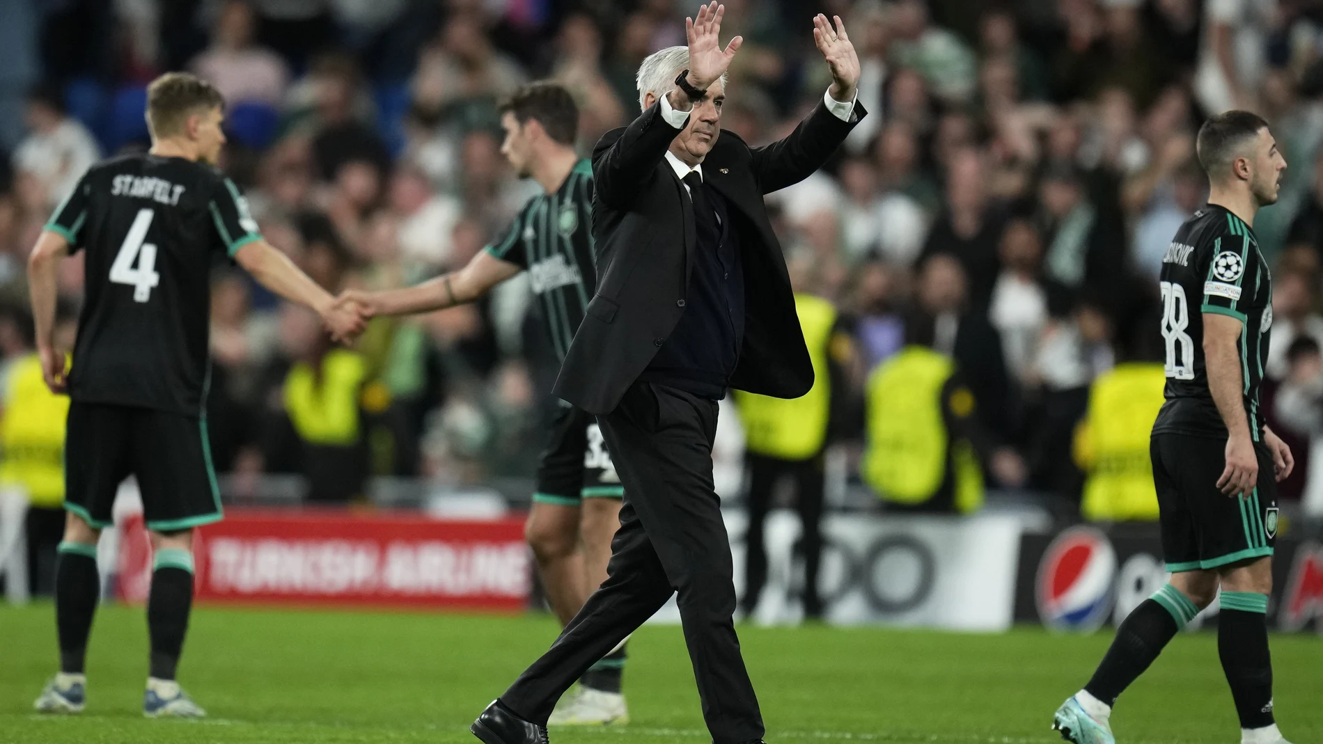 Carlo Ancelotti y el Real Madrid sabrán sus rival de octavos en Champions enel sorteo del lunes