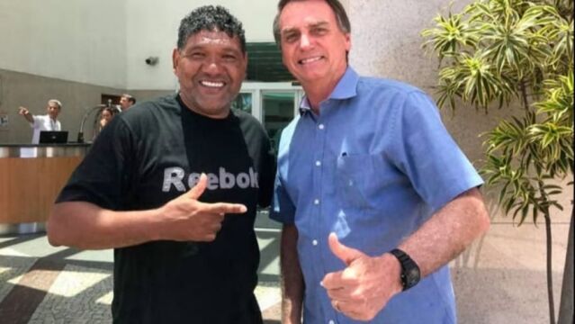 Donato posa con Bolsonaro