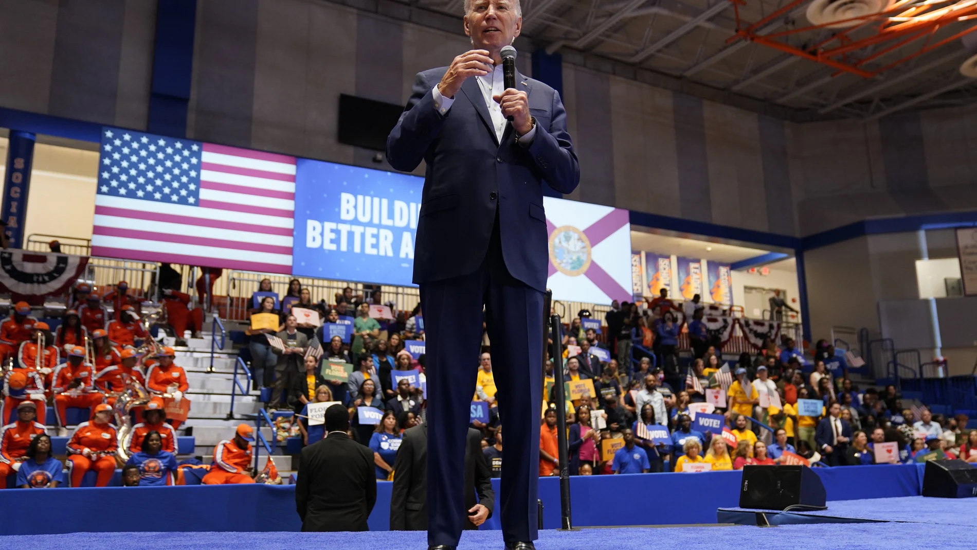 El doble lapsus sucedió mientras Biden daba un discurso en Hallandale Beach (Florida)