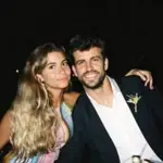 Gerard Piqué y Clara Chía durante una boda celebrada el pasado mes de agosto