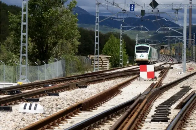 No sólo de alta velocidad vive el tren: la inversión en la red convencional se duplica en 2023