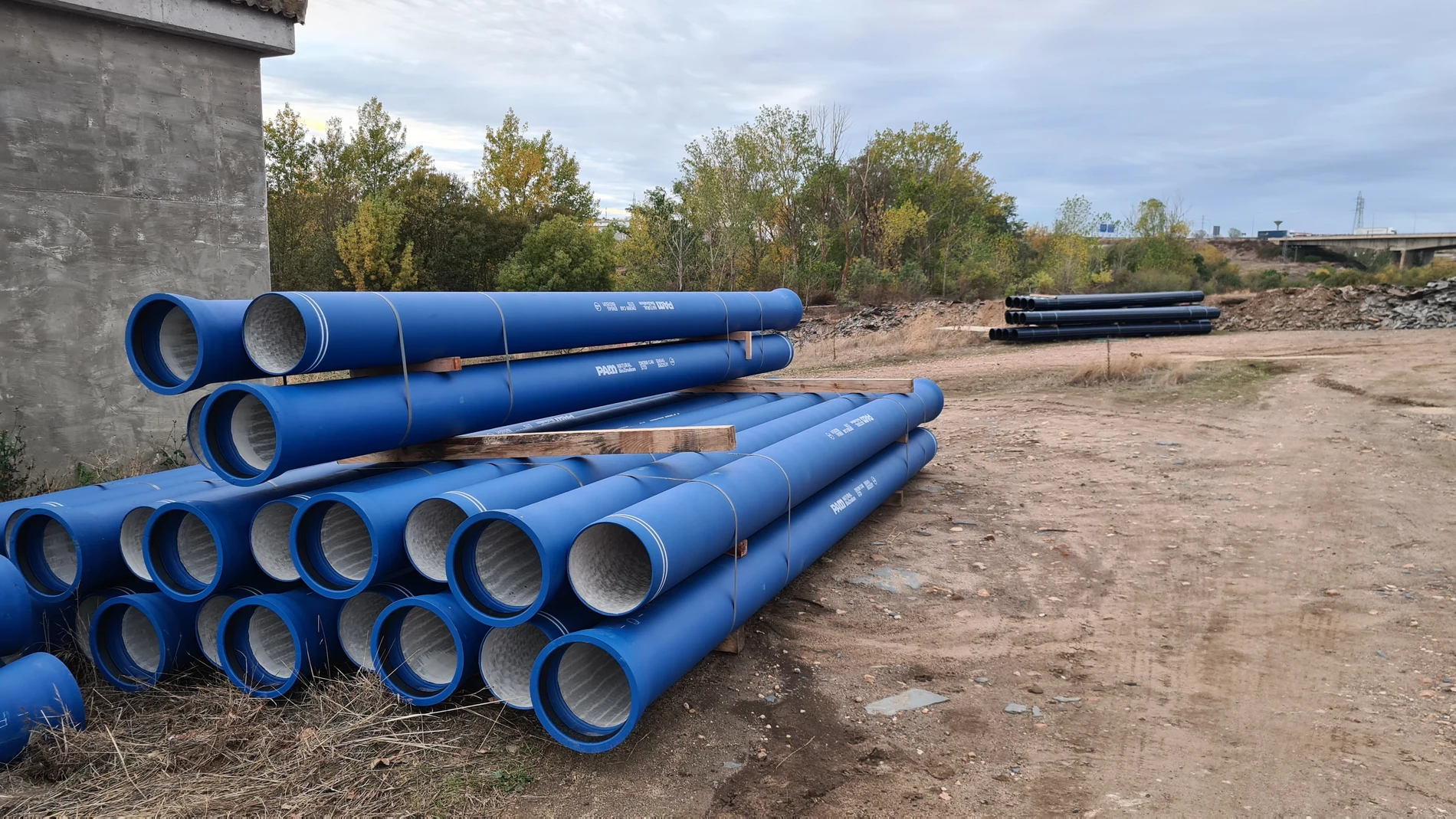 El Ayuntamiento renueva las tuberías para un mejor abastecimiento de agua en varias zonas de la ciudad