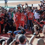 Francesco Bagnaia celebra el título de MotoGP en el circuito Ricardo Tormo de Cheste