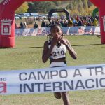 Recital de la keniana Lucy Waiwa en Cross de Soria